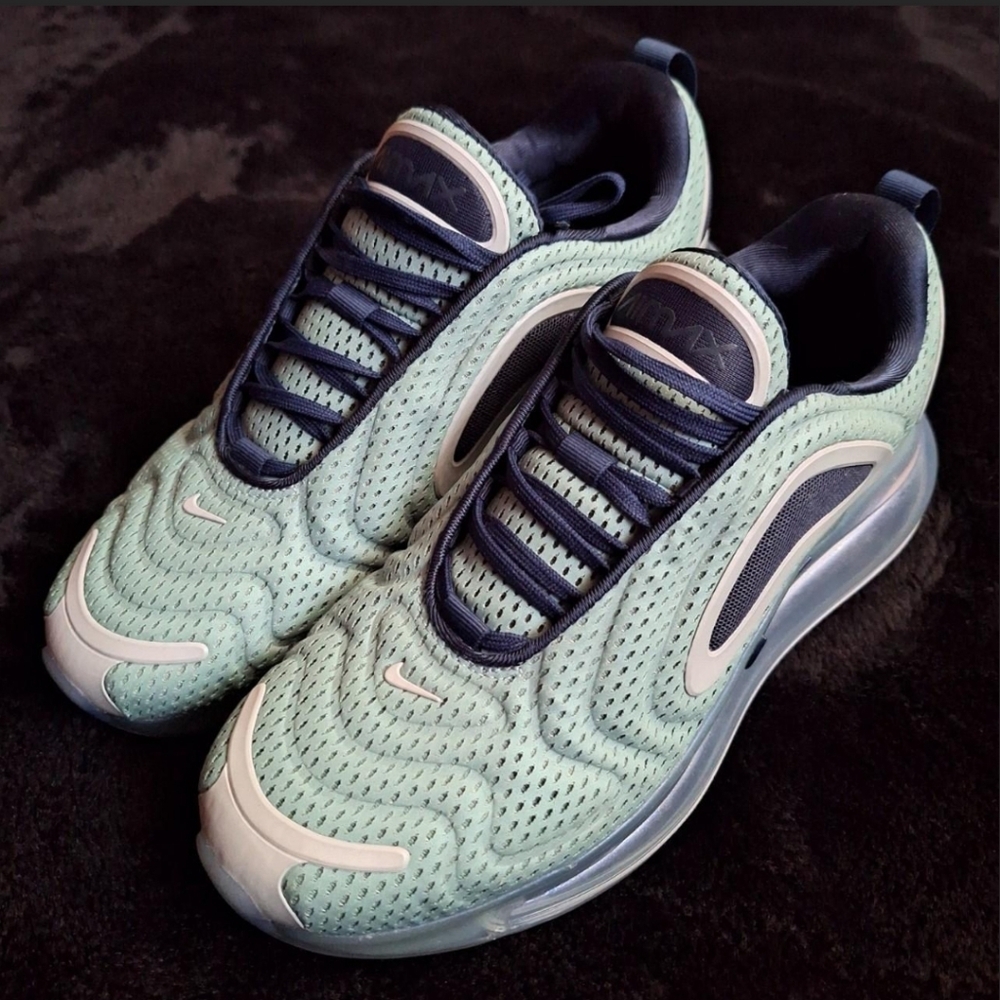 Women's Nike Air Max 720 Northern Lights Fay Green Silver Navy Size 9.5